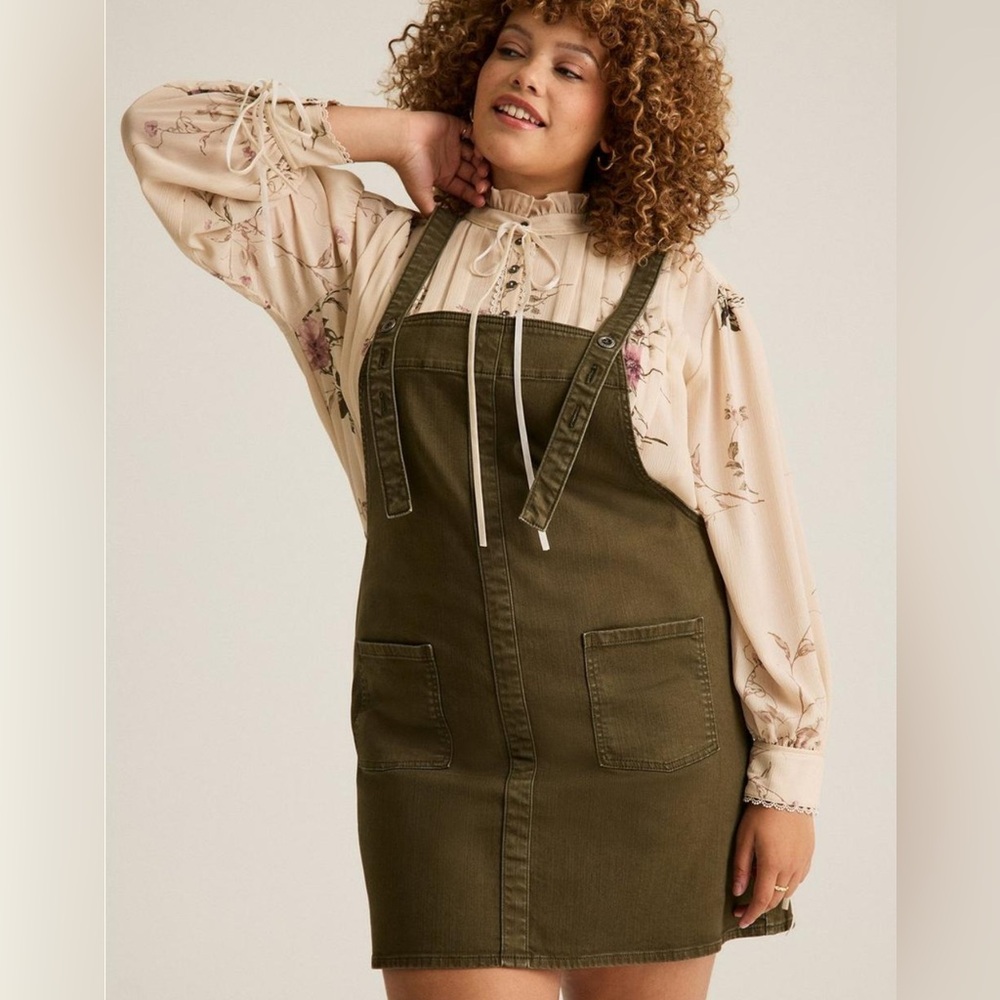Torrid Size 2 Festi Pinafore Dress